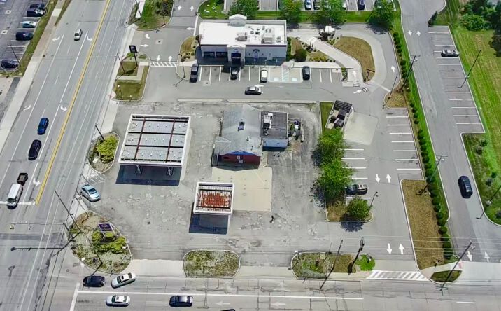 Pictures of Retail property located at 960 N Leavitt Rd, Amherst, OH 44001 for lease - image #1