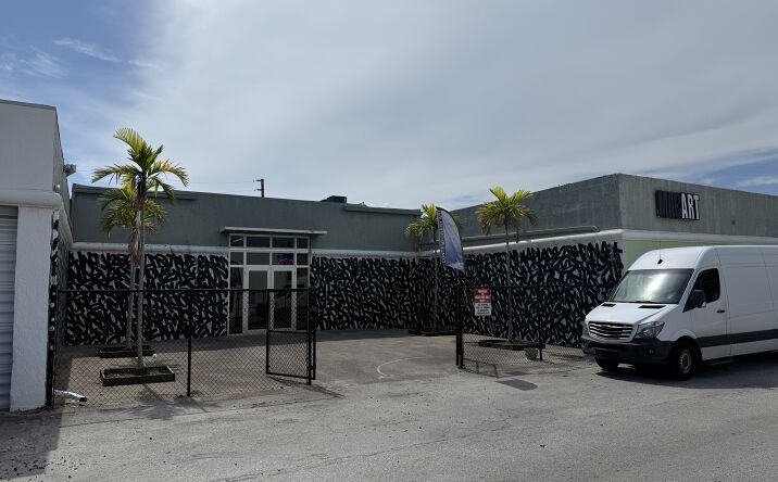 Pictures of Industrial property located at 833 NE 4th Ave, Fort Lauderdale, FL 33304 for lease - image #1