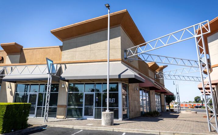 Pictures of Retail property located at 7215 Stockton Blvd, Sacramento, CA 95823 for lease - image #1