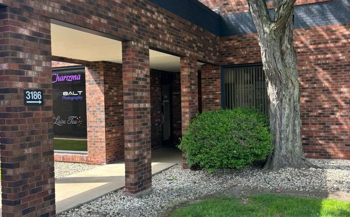 Pictures of Office property located at 3140-3210 Doolittle Dr, Northbrook, IL 60062 for lease - image #1