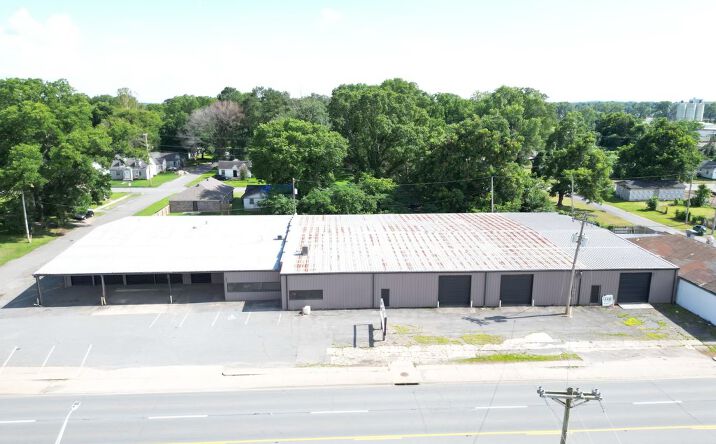 Pictures of Industrial property located at 2222 E Broadway St, North Little Rock, AR 72114 for lease - image #1