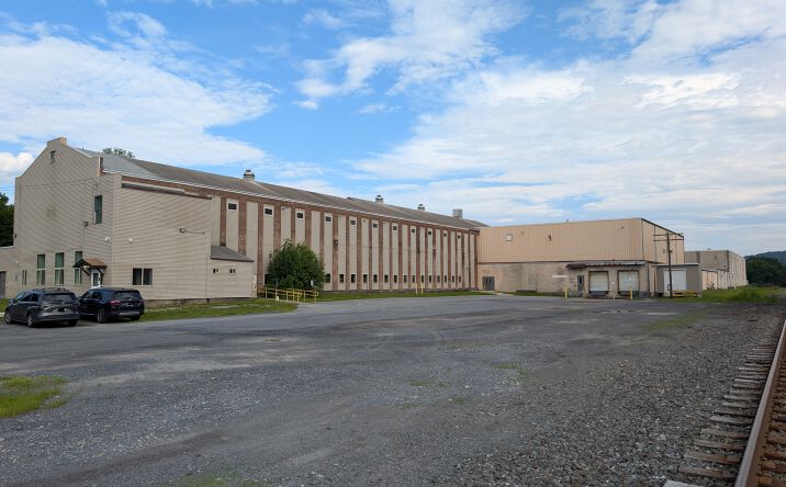 Pictures of Industrial property located at 40 Third Ave, Walnutport, PA 18088 for lease - image #1