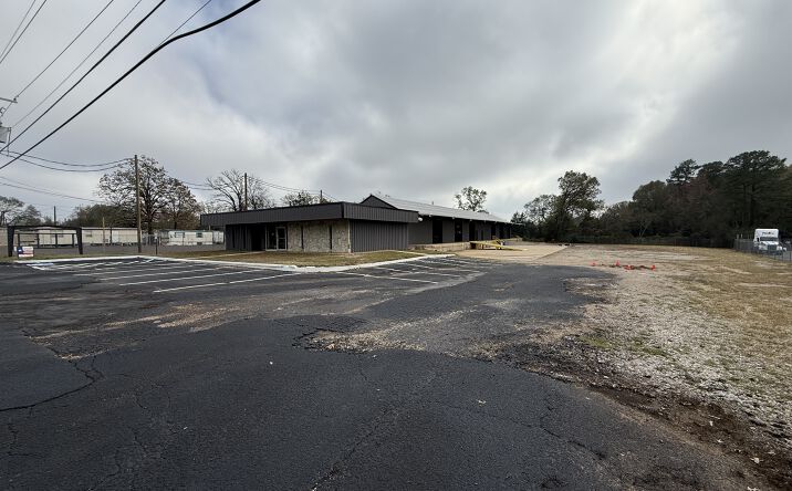 Pictures of Retail, Office, Industrial property located at 2820 E Marshall Ave, Longview, TX 75601 for lease - image #1