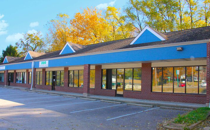 Pictures of Retail, Office property located at 7514 Big Bend Blvd, Shrewsbury, MO 63119 for lease - image #1