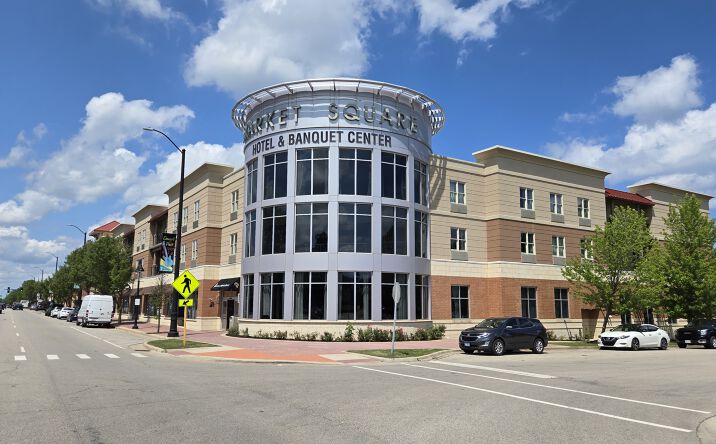 Pictures of Retail, Office property located at 2723 Sheridan Rd, Zion, IL 60099 for lease - image #1
