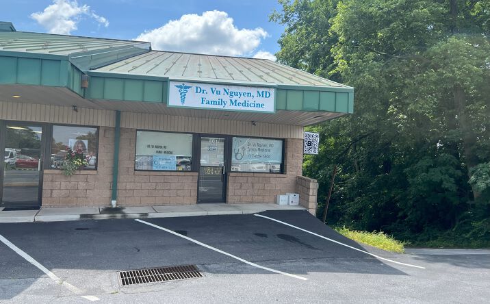 Pictures of Retail property located at 401 S 7th St, Akron, PA 17501 for lease - image #1