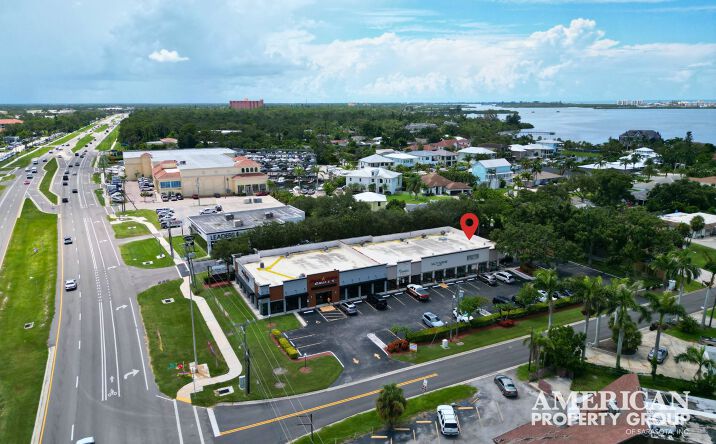 Pictures of Retail property located at 7670 S Tamiami Trl, Sarasota, FL 34231 for lease - image #1