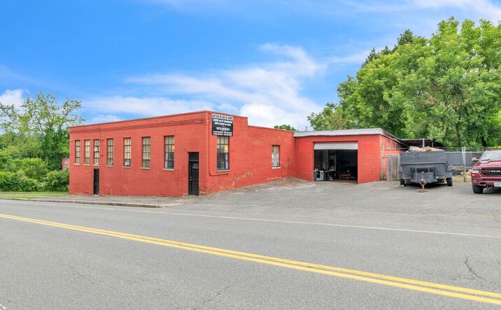 Pictures of Retail, Industrial property located at 260 Columbus Ave, Pittsfield, MA 01201 for lease - image #1