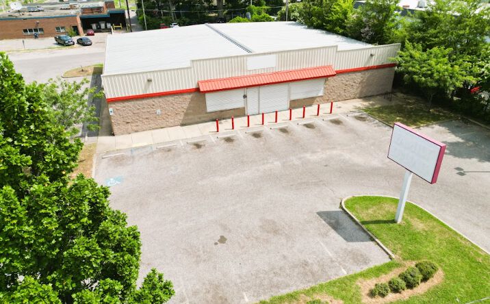 Pictures of Retail property located at 3400 Summer Ave, Memphis, TN 38122 for lease - image #1