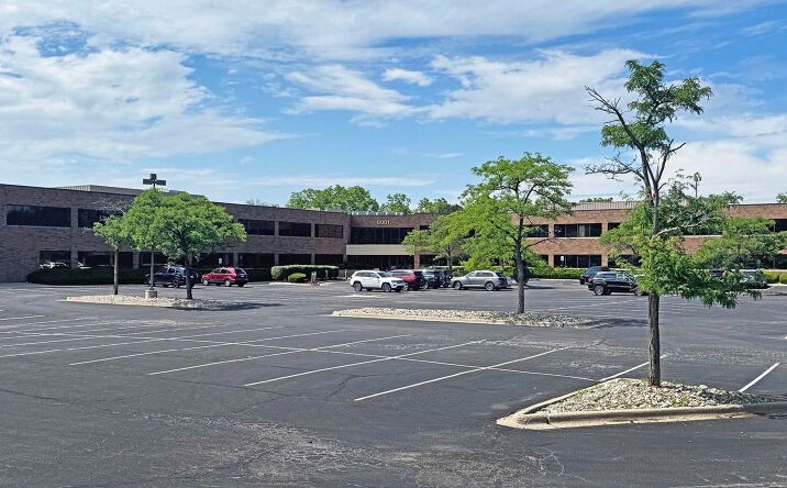 Pictures of Office property located at 6001 N. Adams Road, Bloomfield Hills, MI 48304 for lease - image #1