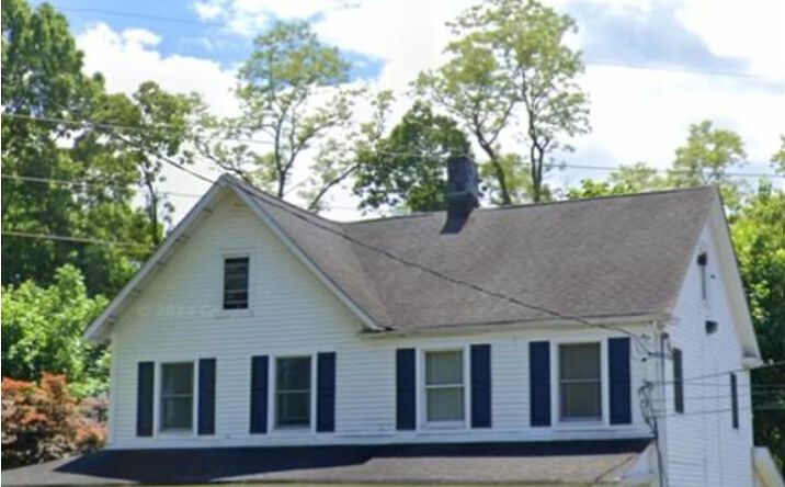 Pictures of Office property located at 186 W Main Street, Smithtown, NY 11787 for lease - image #1