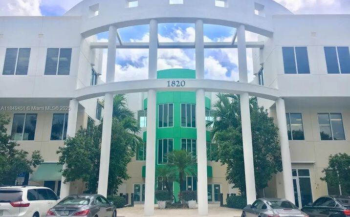 Pictures of Office property located at 1820 N Corporate Lakes Blvd # 7 #206-7, Weston, FL 33326 for lease - image #1