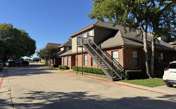 Pictures of Office property located at 501 S Carroll Blvd, Denton, TX 76201 for lease - image #1