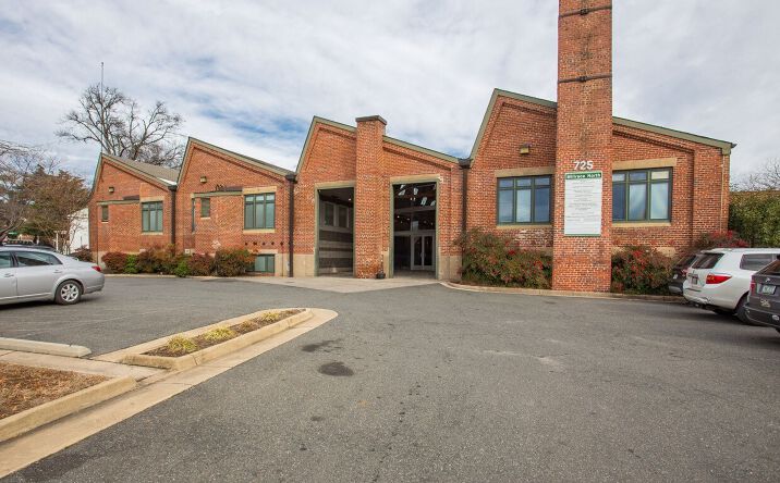 Pictures of Office property located at 725 Jackson St, Fredericksburg, VA 22401 for lease - image #1