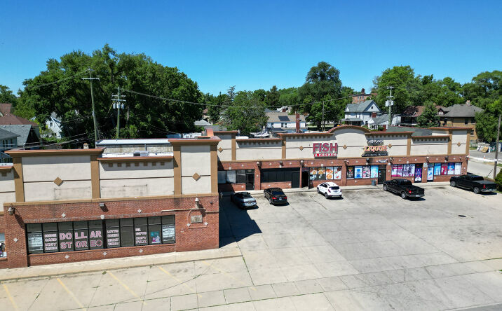 Pictures of Retail property located at 694 W Huron St, Pontiac, MI 48341 for lease - image #1