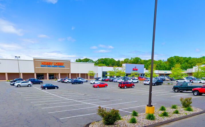 Pictures of Retail property located at 1235 Farmington Ave, Bristol, CT 06010 for lease - image #1