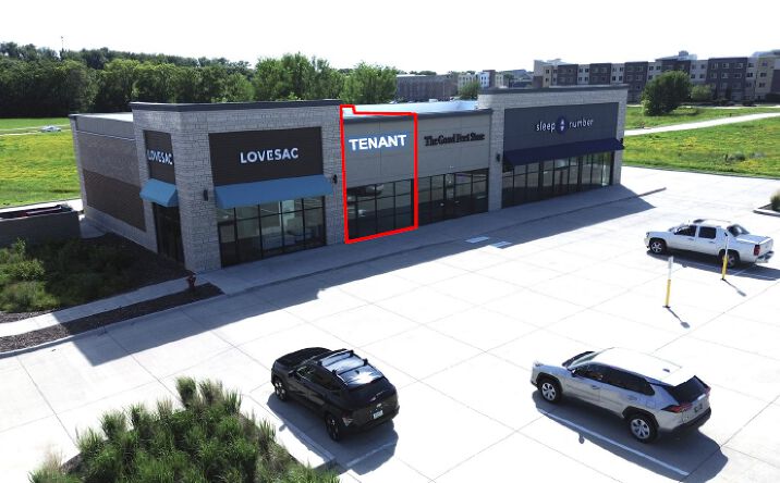 Pictures of Retail property located at 2655 James St, Coralville, IA 52241 for lease - image #1