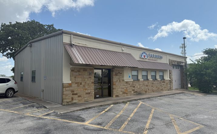 Pictures of Retail, Office property located at 1112 W University Ave, Georgetown, TX 78628 for lease - image #1