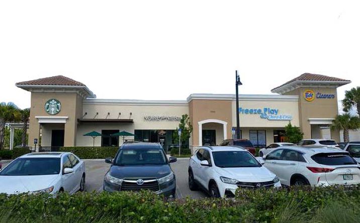 Pictures of Retail property located at 19533 Highland Oaks Dr, Estero, FL 33928 for lease - image #1