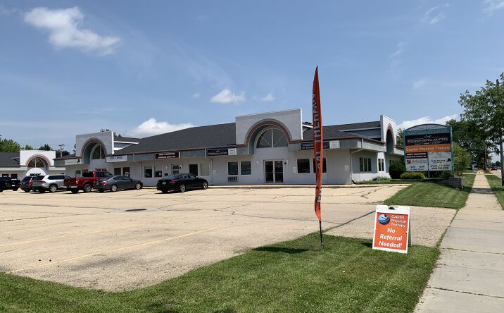 Pictures of Retail property located at 1264 W Main St, Sun Prairie, WI 53590 for lease - image #1