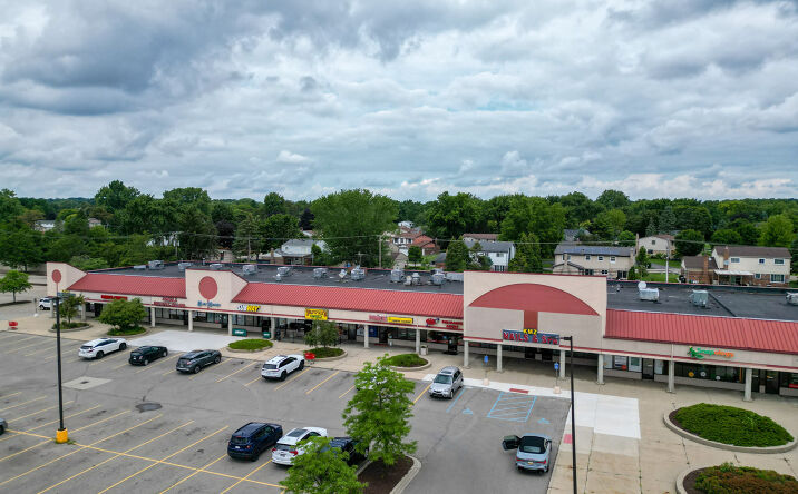 Pictures of Retail property located at 819 E Auburn Rd, Rochester Hills, MI 48307 for lease - image #1