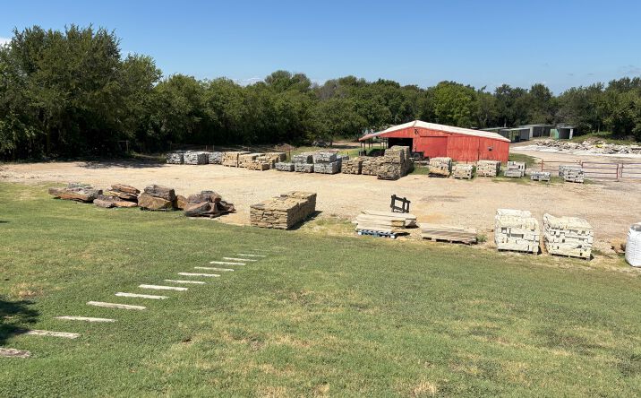Pictures of Retail, Office, Special Purpose property located at 870 N Preston Rd, Celina, TX 75009 for lease - image #1