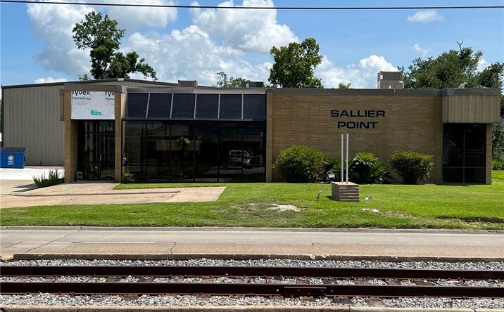 Pictures of Office property located at 135 W Sallier Street, Lake Charles, LA 70601 for lease - image #1