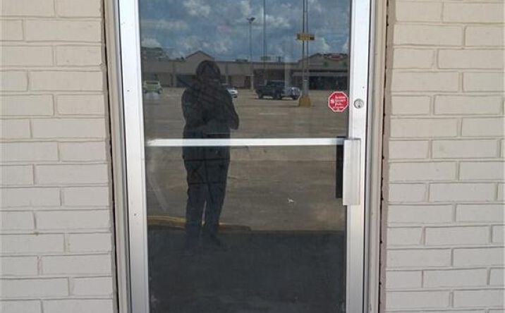 Pictures of Office, Restaurant, Retail property located at 1620 Ruth St, Sulphur, LA 70663 for lease - image #1