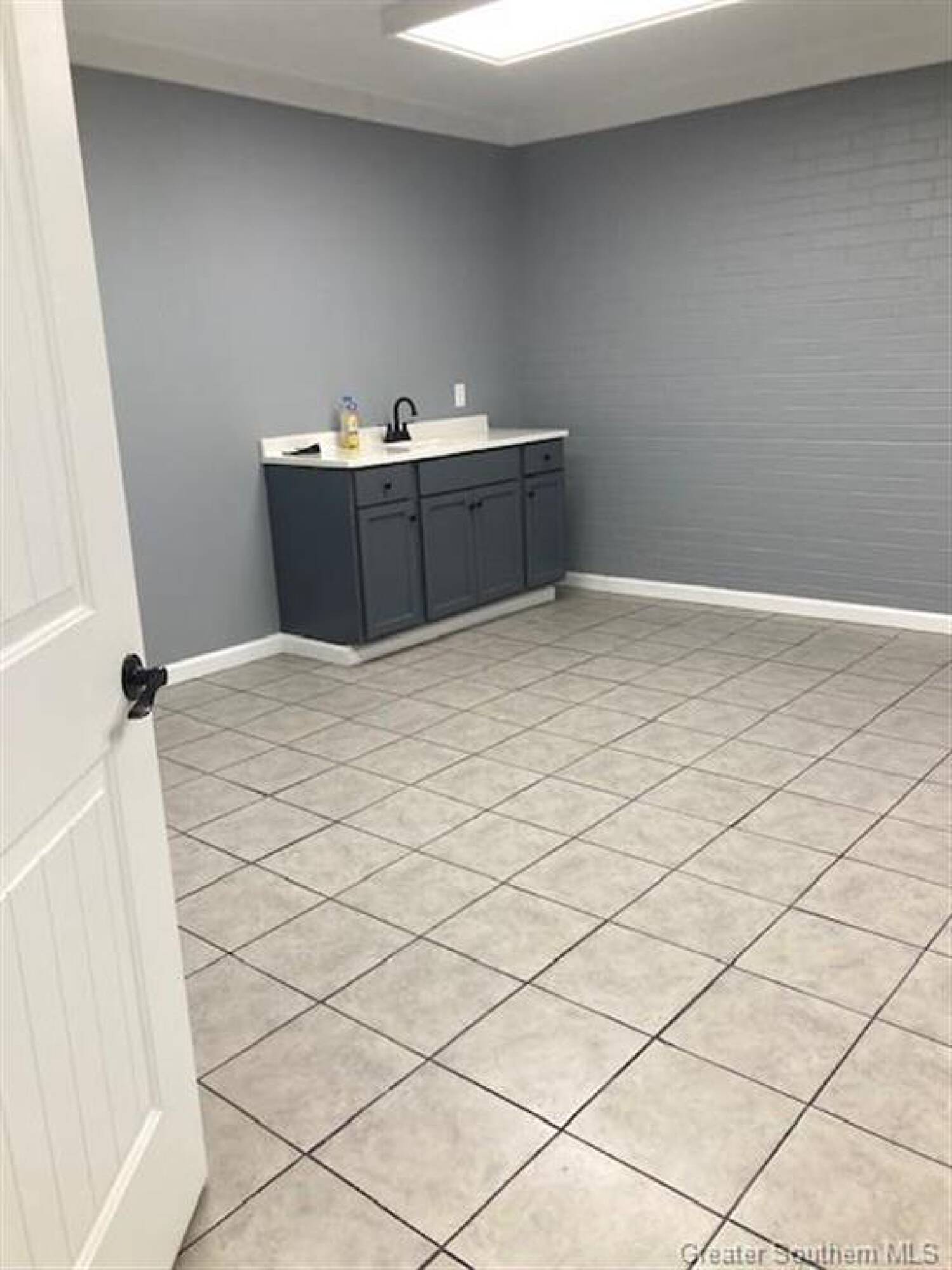 413 E Prien Lake Road, Lake Charles, LA 70601 | Crexi.com