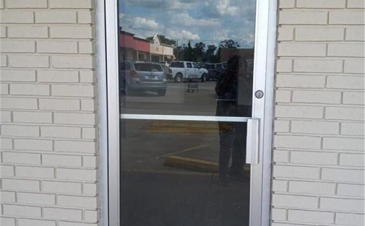 Pictures of Retail, Office, Restaurant property located at 1616 Ruth St, Sulphur, LA 70663 for lease - image #1