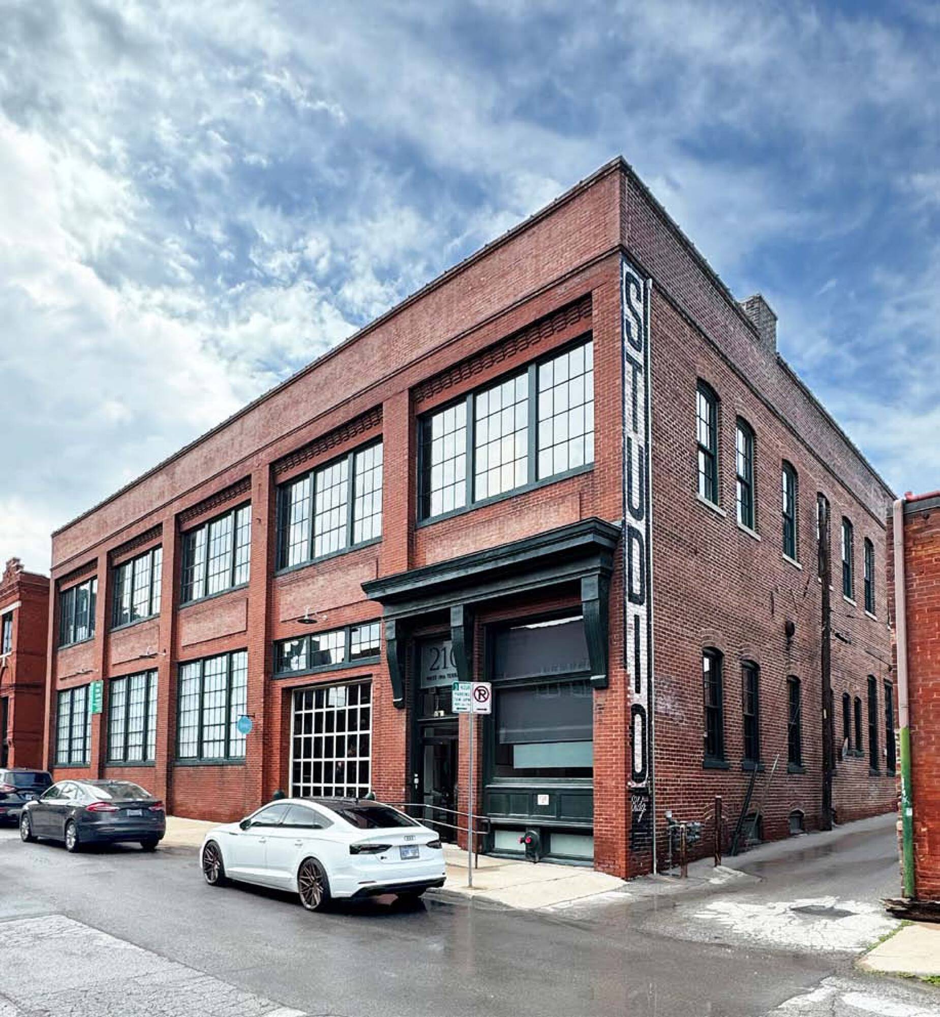 210 W 19 Terrace, Kansas City, MO 64108 | Crexi.com