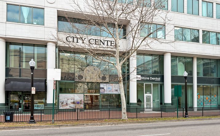 Pictures of Office property located at 223 E City Hall Ave, Norfolk, VA 23510 for lease - image #1