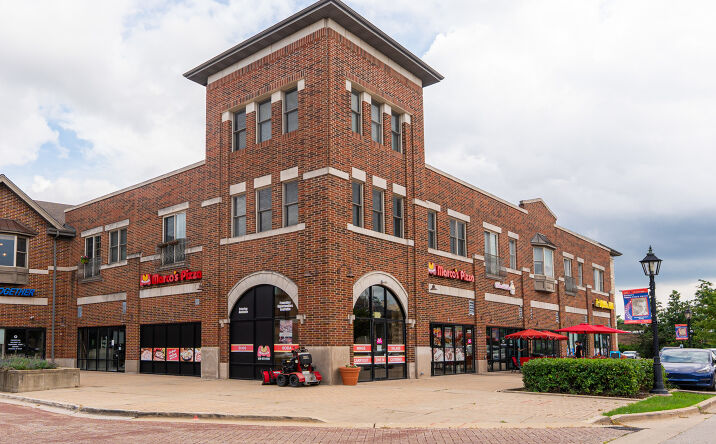 Pictures of Retail property located at 227 S Main Street, Bartlett, IL 60103 for lease - image #1