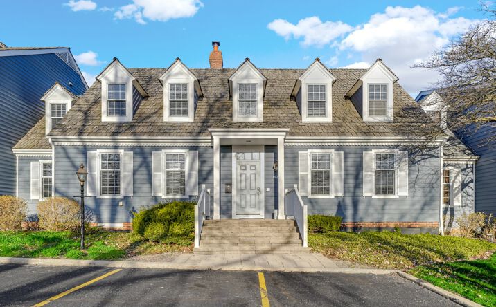 Pictures of Office property located at 1624 W Colonial Parkway, Inverness, IL 60067 for lease - image #1