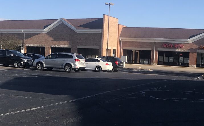 Pictures of Retail property located at 117 - 123 W Oak Knoll Drive, Hampshire, IL 60140 for lease - image #1
