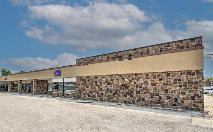 Pictures of Industrial property located at 350 N Locust Street E, Manteno, IL 60950 for lease - image #1