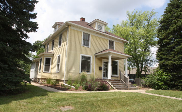 Pictures of Office property located at 610 S 3rd Street, Geneva, IL 60134 for lease - image #1