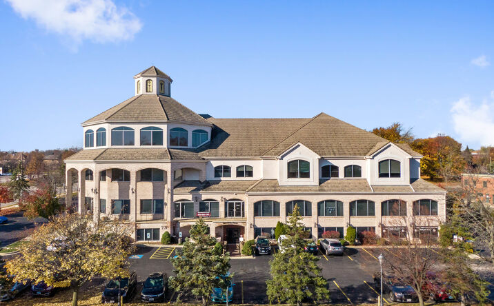 Pictures of Office property located at 1 Tiffany Point 300-PENTHOUSE, Bloomingdale, IL 60108 for lease - image #1