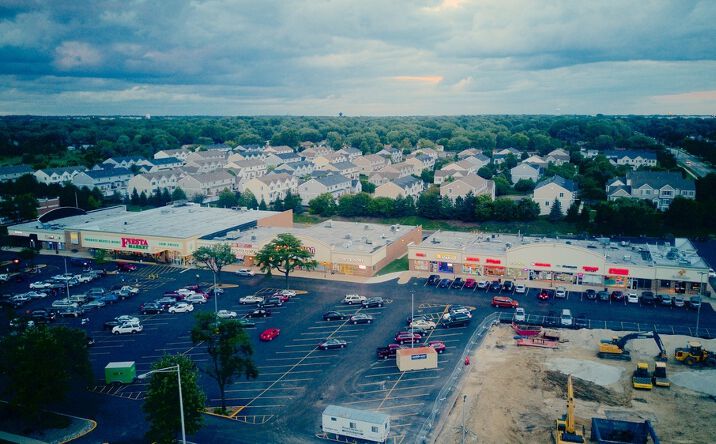 Pictures of Retail property located at 154 N Bolingbrook Drive, Bolingbrook, IL 60440 for lease - image #1
