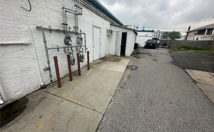 Pictures of Office, Retail property located at 2 Centre Avenue, Hempstead, NY 11518 for lease - image #1