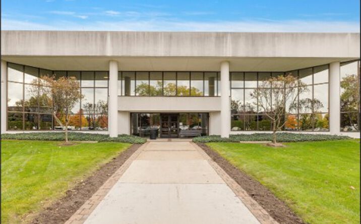Pictures of Office property located at 31500 Northwestern Hwy, Farmington Hills, MI 48334 for lease - image #1