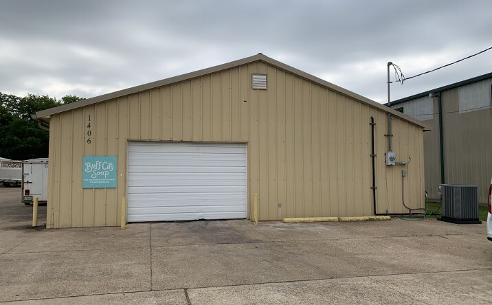 Pictures of Industrial property located at 1406 Alpine Blvd, Bossier City, LA 71111 for lease - image #1