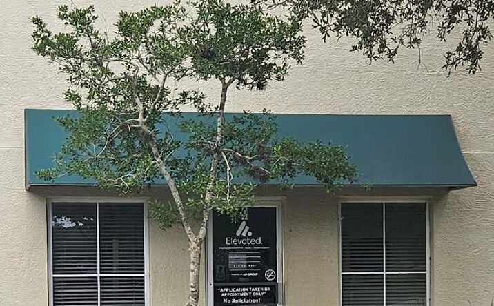 Pictures of Retail, Industrial property located at 1076 Business Ln, Naples, FL 34110 for lease - image #1
