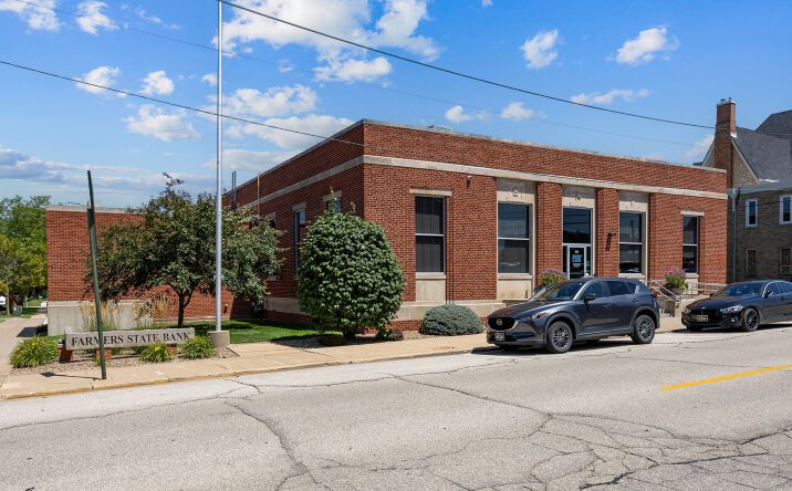 Pictures of Office property located at 1100 8th Ave, Marion, IA 52302 for lease - image #1