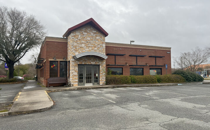 Pictures of Restaurant property located at 5460 Augusta Rd, Savannah, GA 31408 for lease - image #1