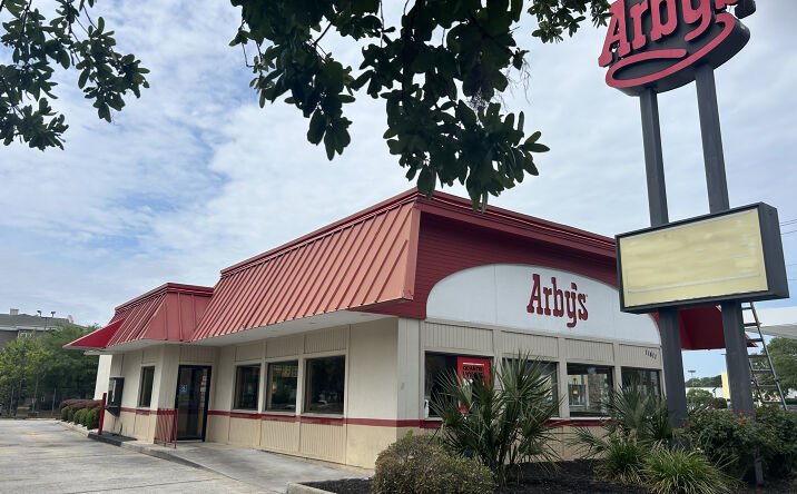Pictures of Restaurant property located at 11411 Abercorn St, Savannah, GA 31419 for lease - image #1