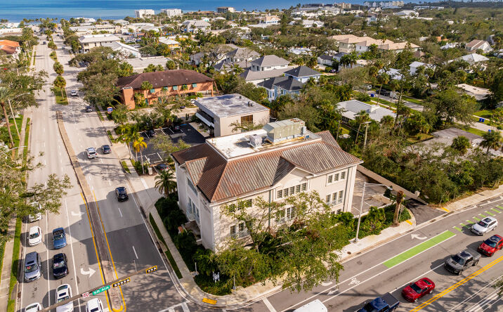 Pictures of Office property located at 700 Beachland Blvd, Vero Beach, FL 32963 for lease - image #1