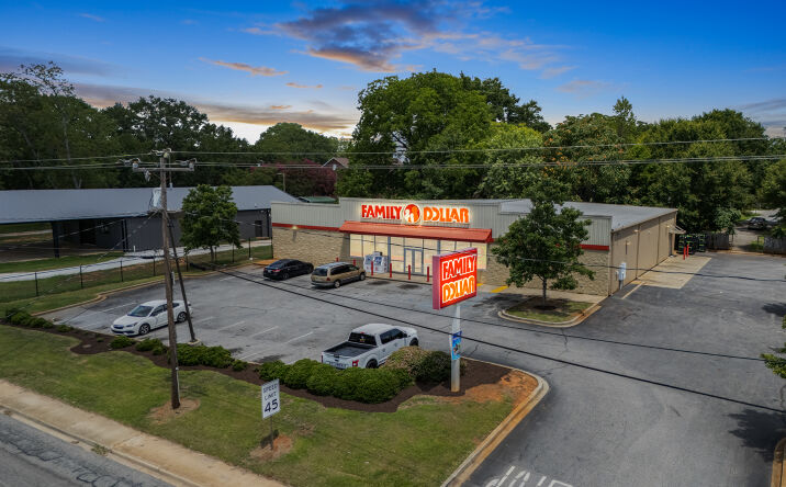 Pictures of Retail property located at 1605 W Blue Ridge Dr, Greenville, SC 29611 for lease - image #1