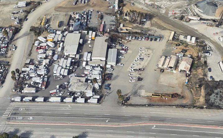 Pictures of Retail property located at 7462 Mission Gorge Rd, San Diego, CA 92120 for lease - image #1