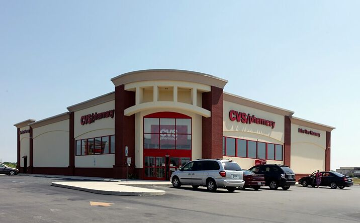 Pictures of Retail property located at 402 Marketplace Dr, Greenwood, IN 46142 for lease - image #1